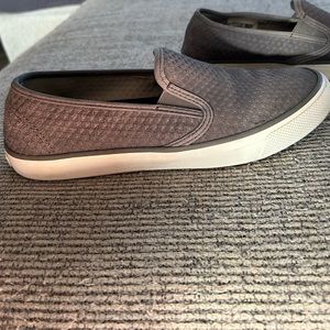 Sperry slip on shoes